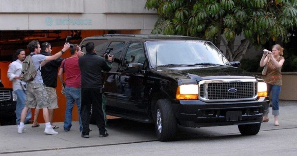 TOM CRUISE FORD EXCURSION
