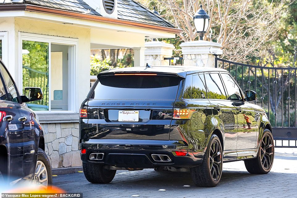 Hailey Bieber Range Rover 