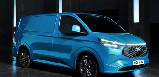 ford--new-e-transit-custom-revealed-with-236-miles-of-range