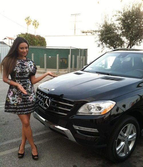 shay-mitchell-car-collection-mercedes-benz-gle-class