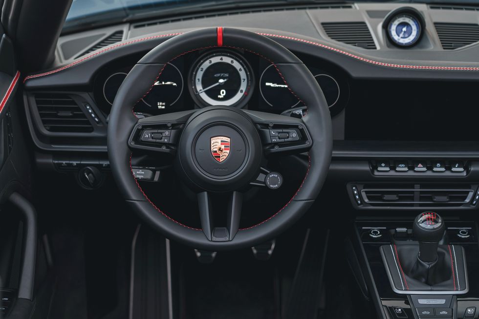 Porsche 911 GTS Cabriolet Interior