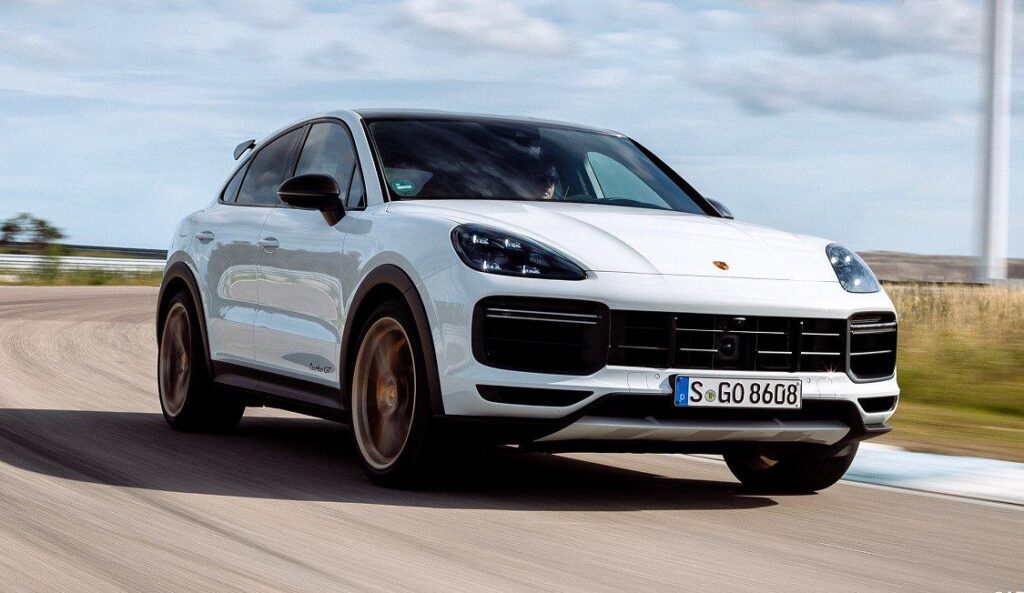 2022-porsche-cayenne-turbo-gt-coupe-running-on-road