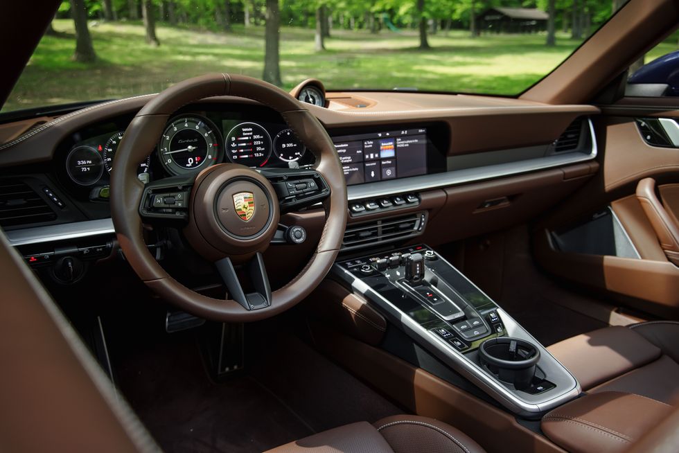 2023-porsche-911-turbo-s-cabriolet-interior-dashboard