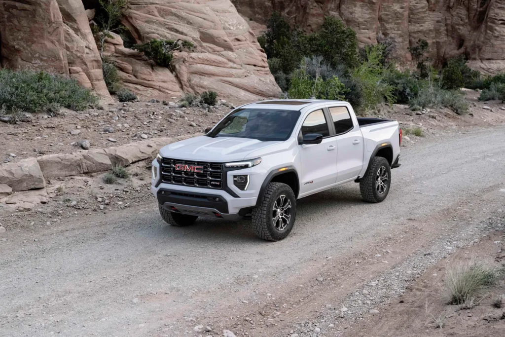 pickup truck - GMC Canyon