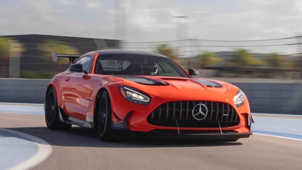 2021-mercedes-amg-gt-black-series-front-view