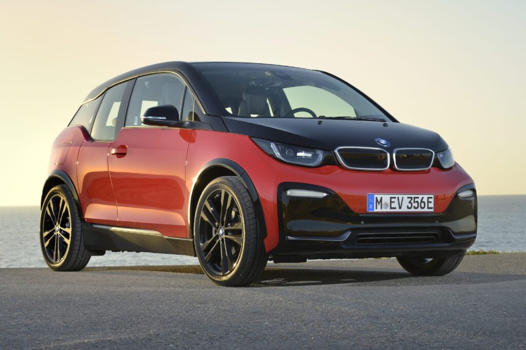 2022-bmw-i3-in-red-and-black-standing