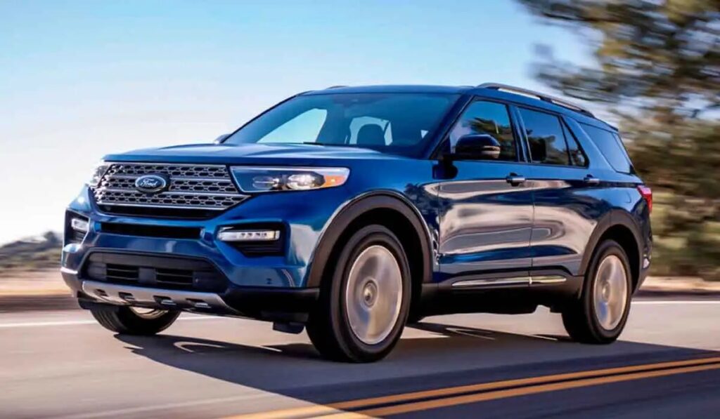 2023-ford-explorer-in-blue-moving