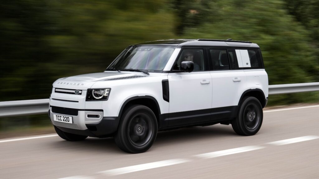 2023-land-rover-defender-in-white-moving-image
