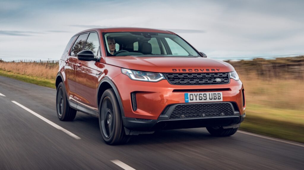 2023-land-rover-discovery-sport-moving-image