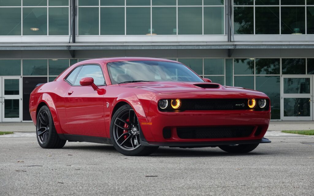 2018-dodge-challenger-srt-hellcat-in-red-still-front-angle