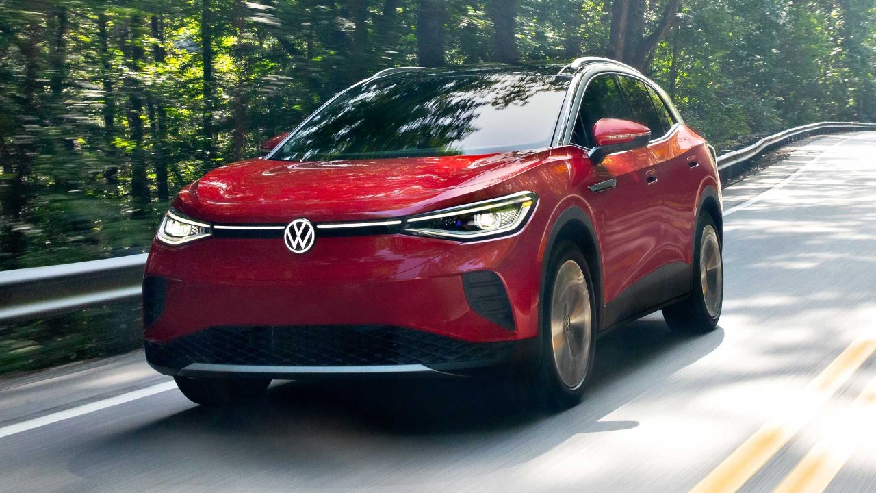 2022-volkswagen-id.4-in-red-moving-image