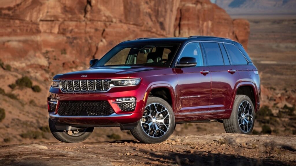 2023-jeep-grand-cherokee-red-front-three-quarters-still