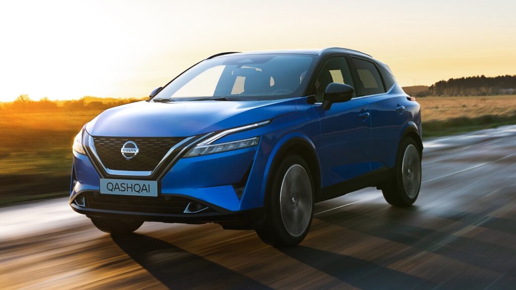 2023-nissan-rogue-sport-moving-image