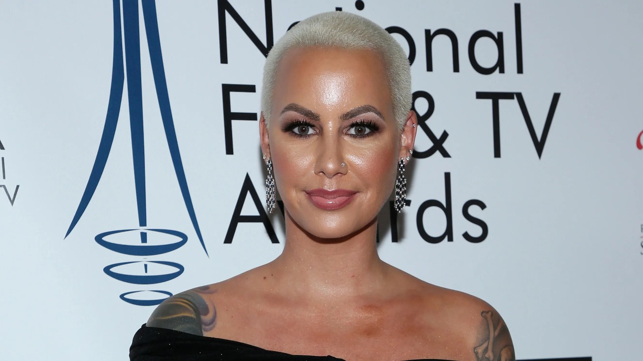 amber-rose-car-collection-net-worth-salary-age-boyfriend-21motoring