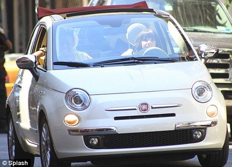 carly-rae-jepsen-car-collection-fiat-500