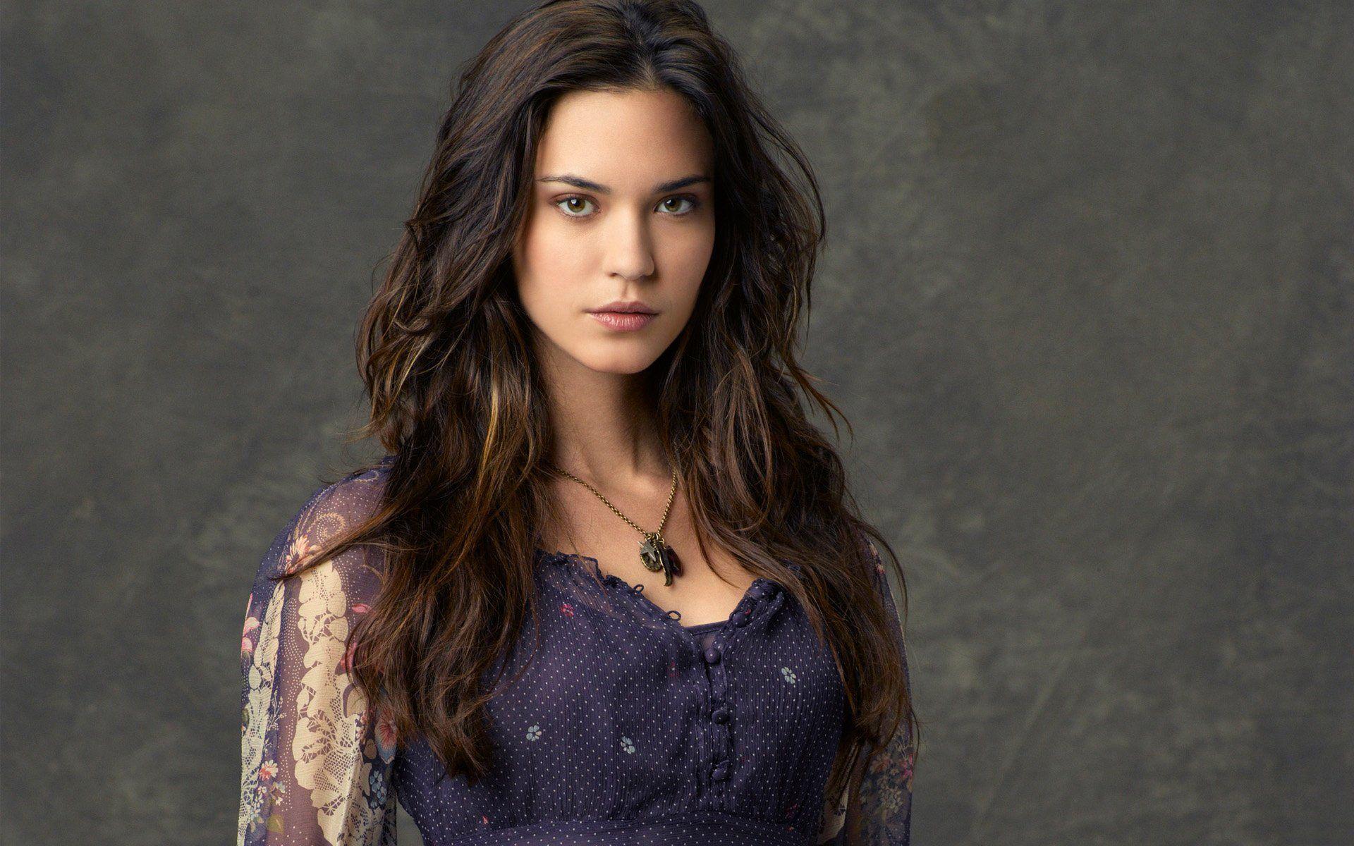Odette Annable [source Wallpaper Cave]
