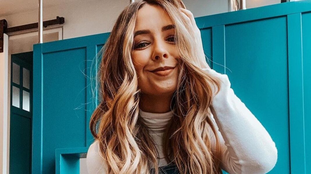 Zoe Sugg Car Collection Net Worth, Salary, Age & Boyfriend