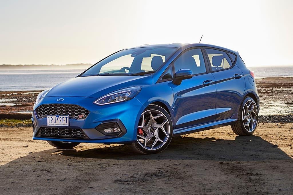 2019-ford-fiesta-st-front-side-angle