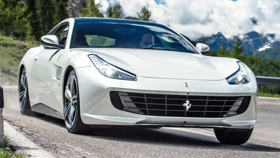 2020-ferrari-gt4lusso-front-side-angle