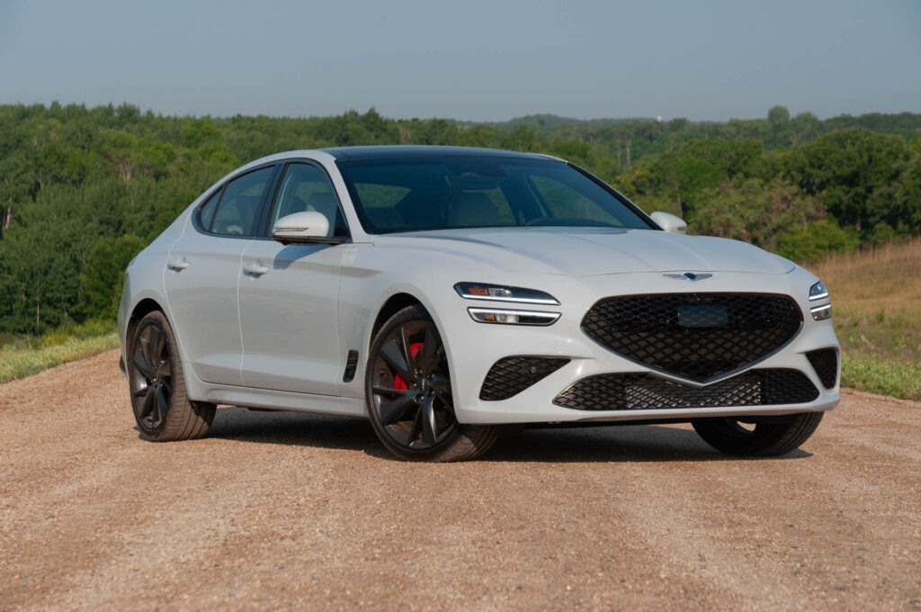 2022-genesis-g70-front-side-angle-still