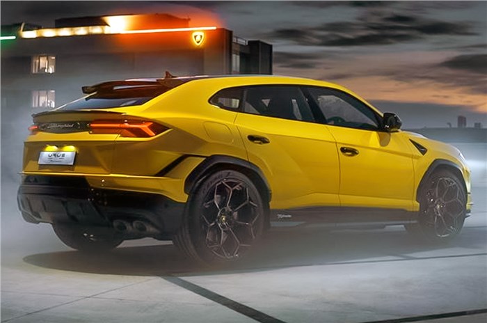 Lamborghini Urus Performante Yellow rear