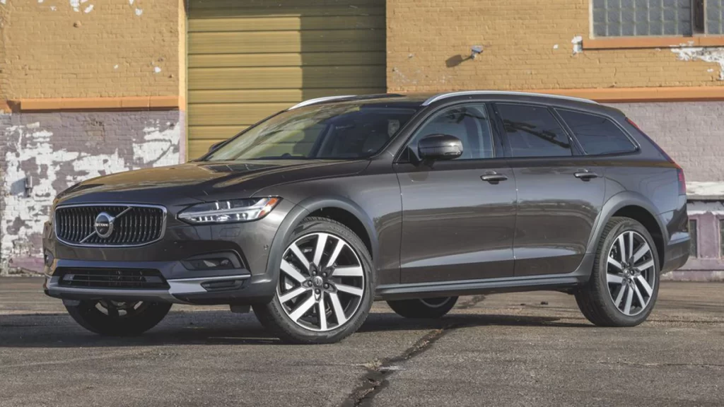 2023-volvo-v90-cross-country-front-side-angle