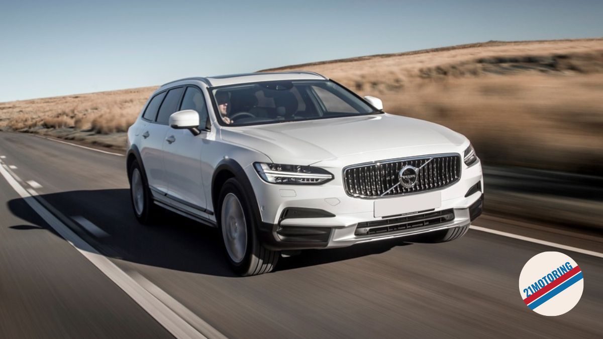 2023-volvo-v90-cross-country-front-view-moving-21motoring