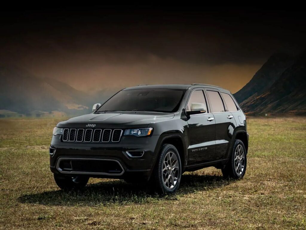 2022-Jeep-Cherokee-Front-Side-Angle-21Motoring