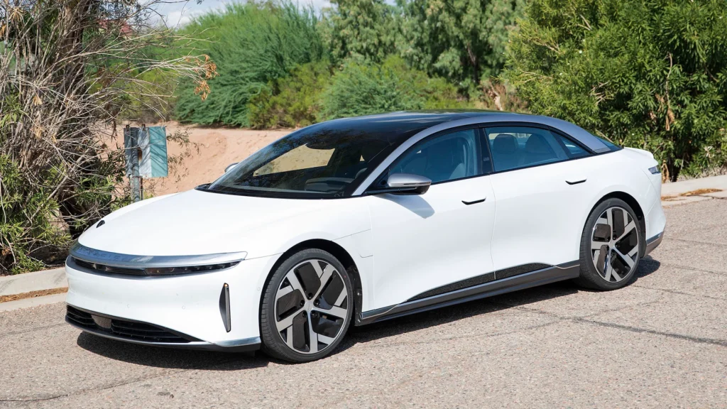 2022-lucid-air-dream-edition-running-on-road