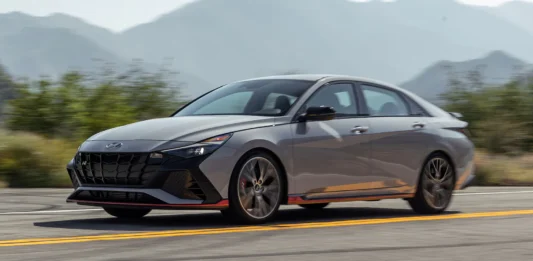 2023-hyundai-elantra-n-side-angle-moving-21motoring