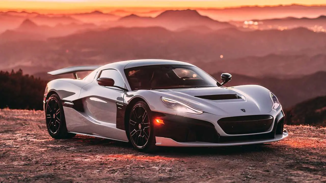 top-10-fastest-quarter-mile-production-supercars-in-2023
