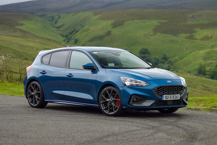 2020-ford-focus-st-front-view