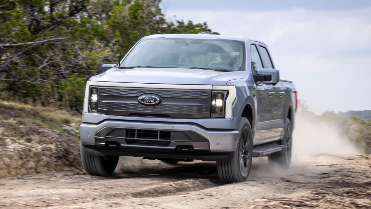 Top 10 Pickup Truck For High Performance & Comfort