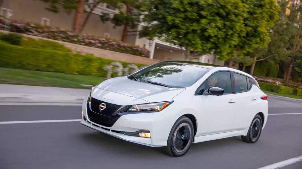 2023-Nissan-Leaf