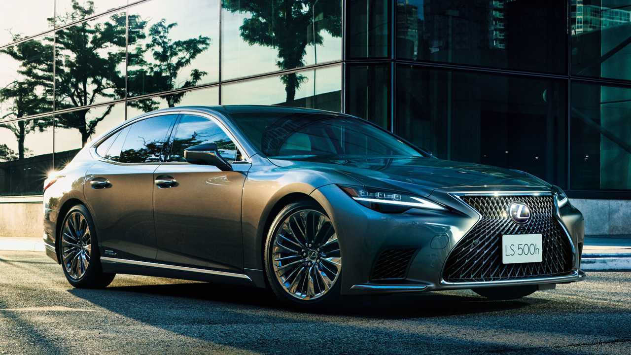 Top-10-Best-Spacious-Luxury-Sedan-To-Buy-In-2023-Lexus-LS-500