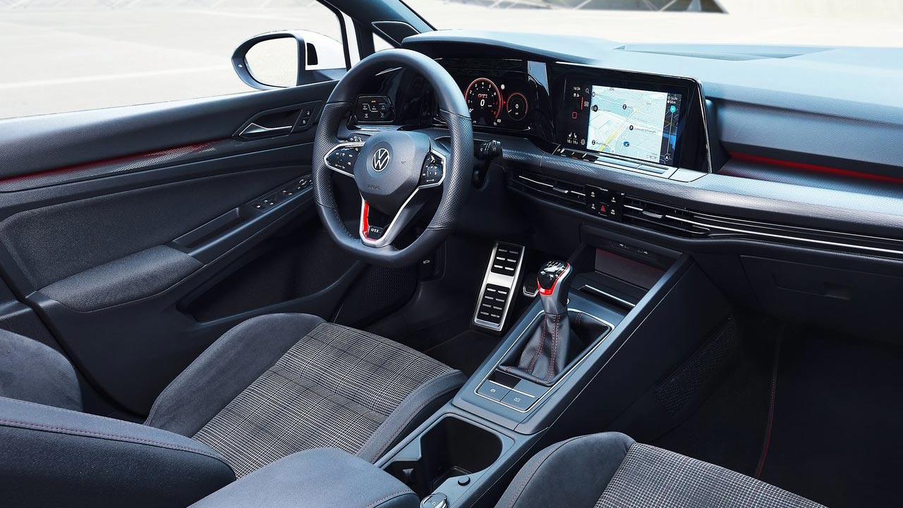  Volkswagen Golf GTI Features