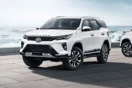 2023-toyota-fortuner-front-angle