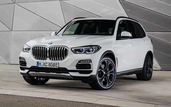 2021-bmw-x5-front-angle