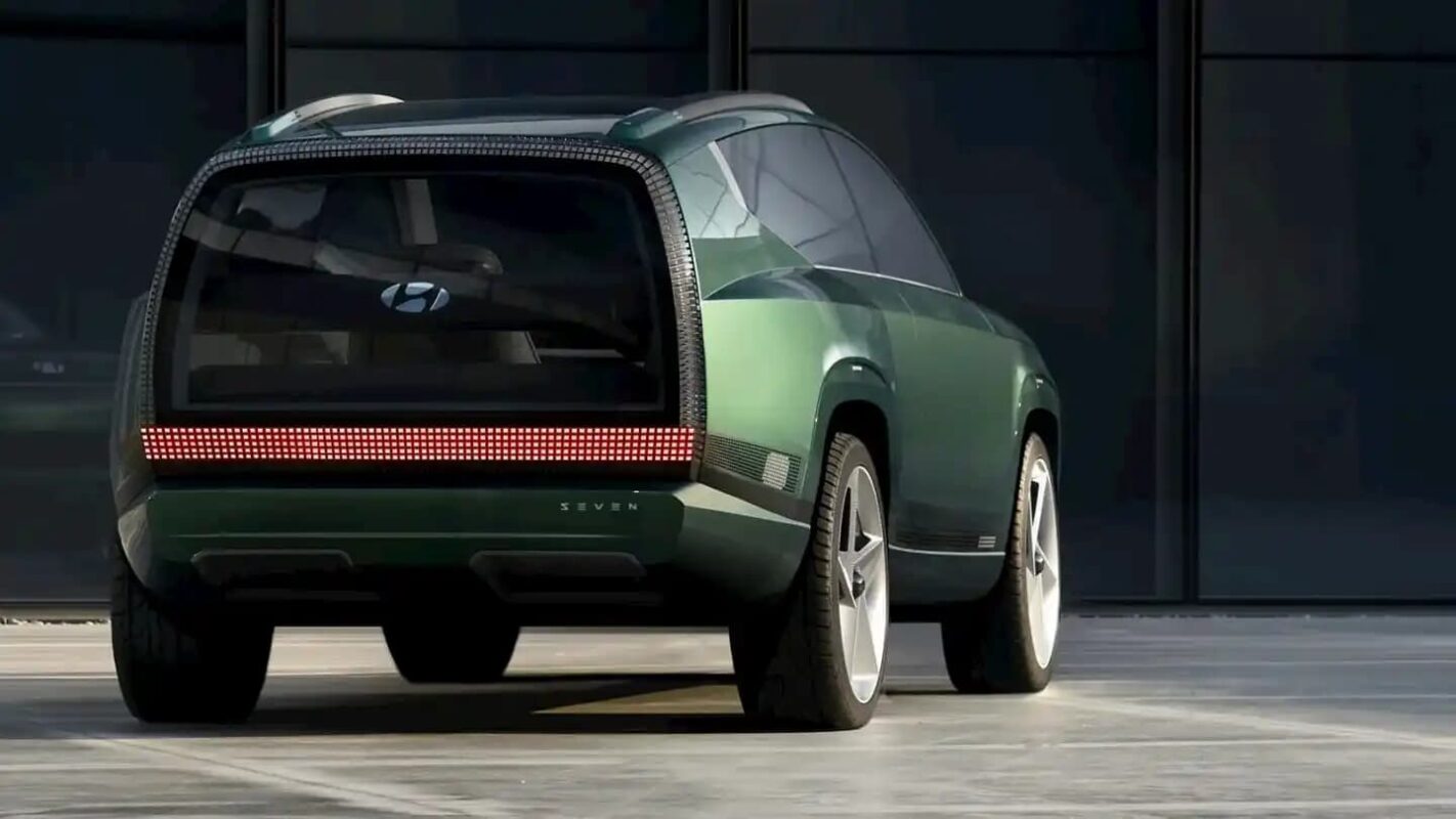 Hyundai-ioniq-7-rear-view