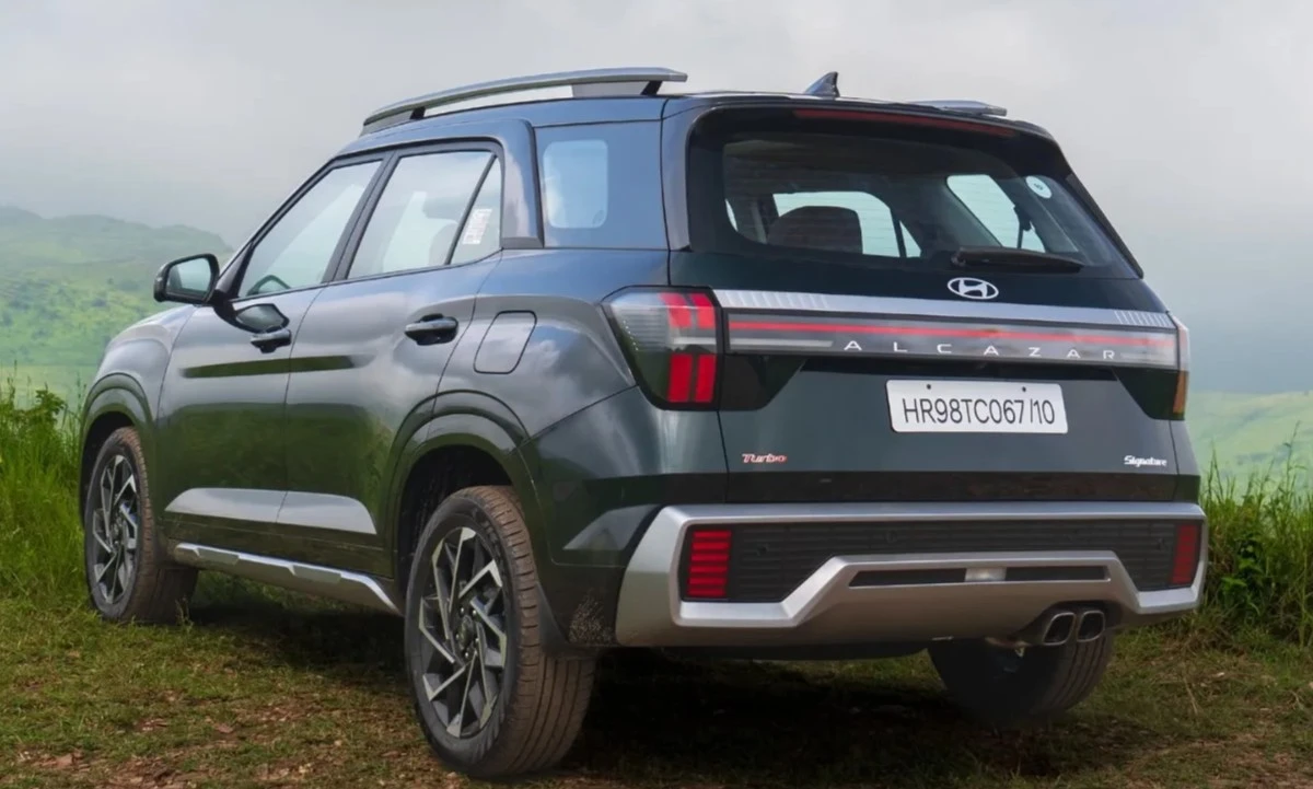 Hyundai Alcazar Corporate Variant