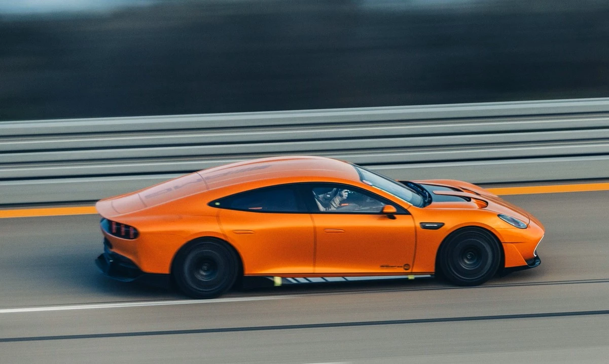 Mercedes-AMG GT XX Concept Breaks EV Distance Record in 24 Hours