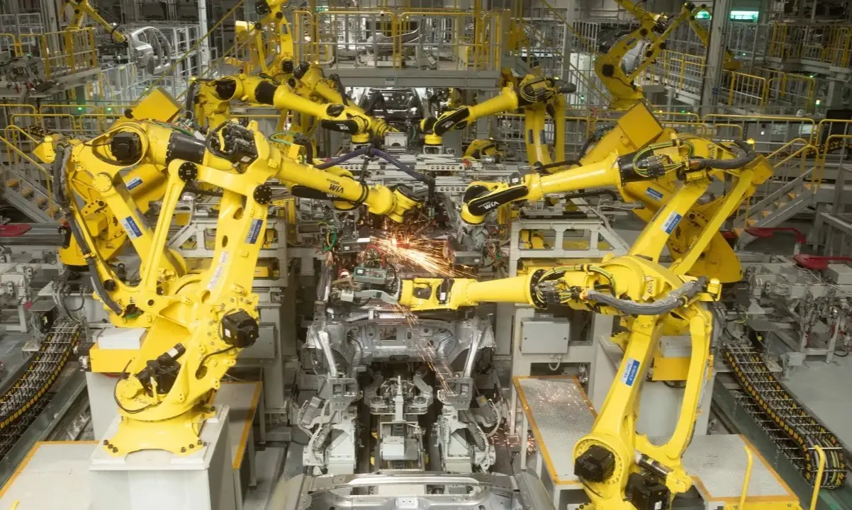 America’s Newest Auto Plant Runs on Robots, But Still Needs People