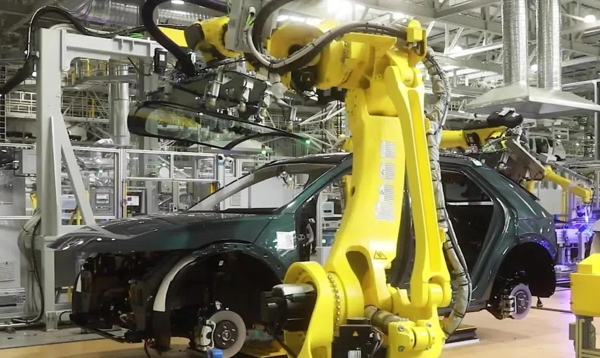 America’s Newest Auto Plant Runs on Robots, But Still Needs People