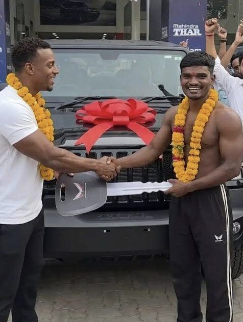 Ashton Hall Gifted Thar Roxx in black colour